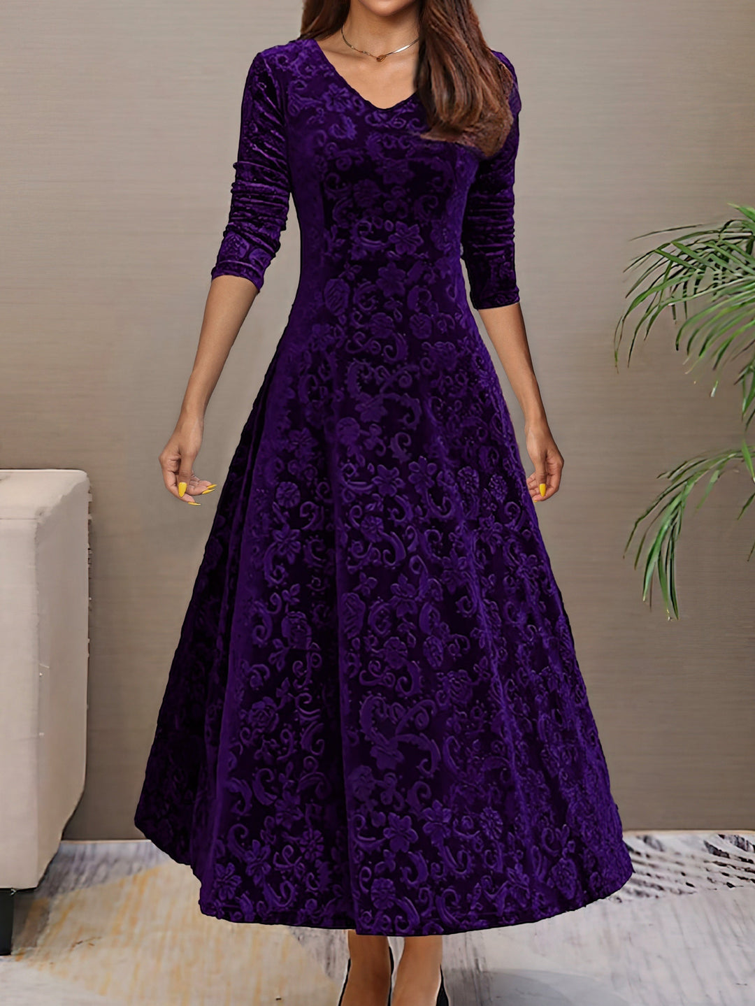 Avery | Elegant V-Neck Statement Maxi Dress