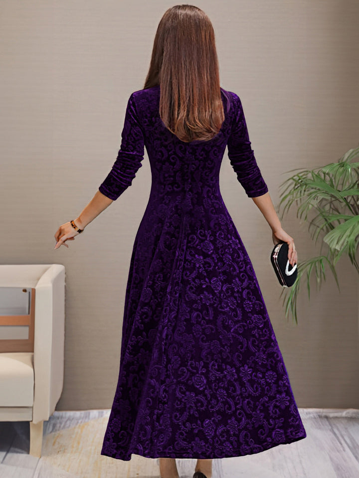 Avery | Elegant V-Neck Statement Maxi Dress