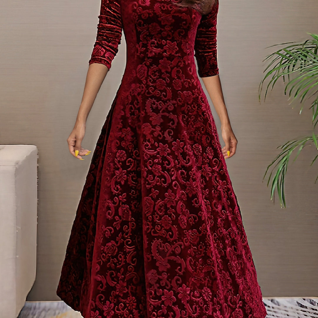 Avery | Elegant V-Neck Statement Maxi Dress